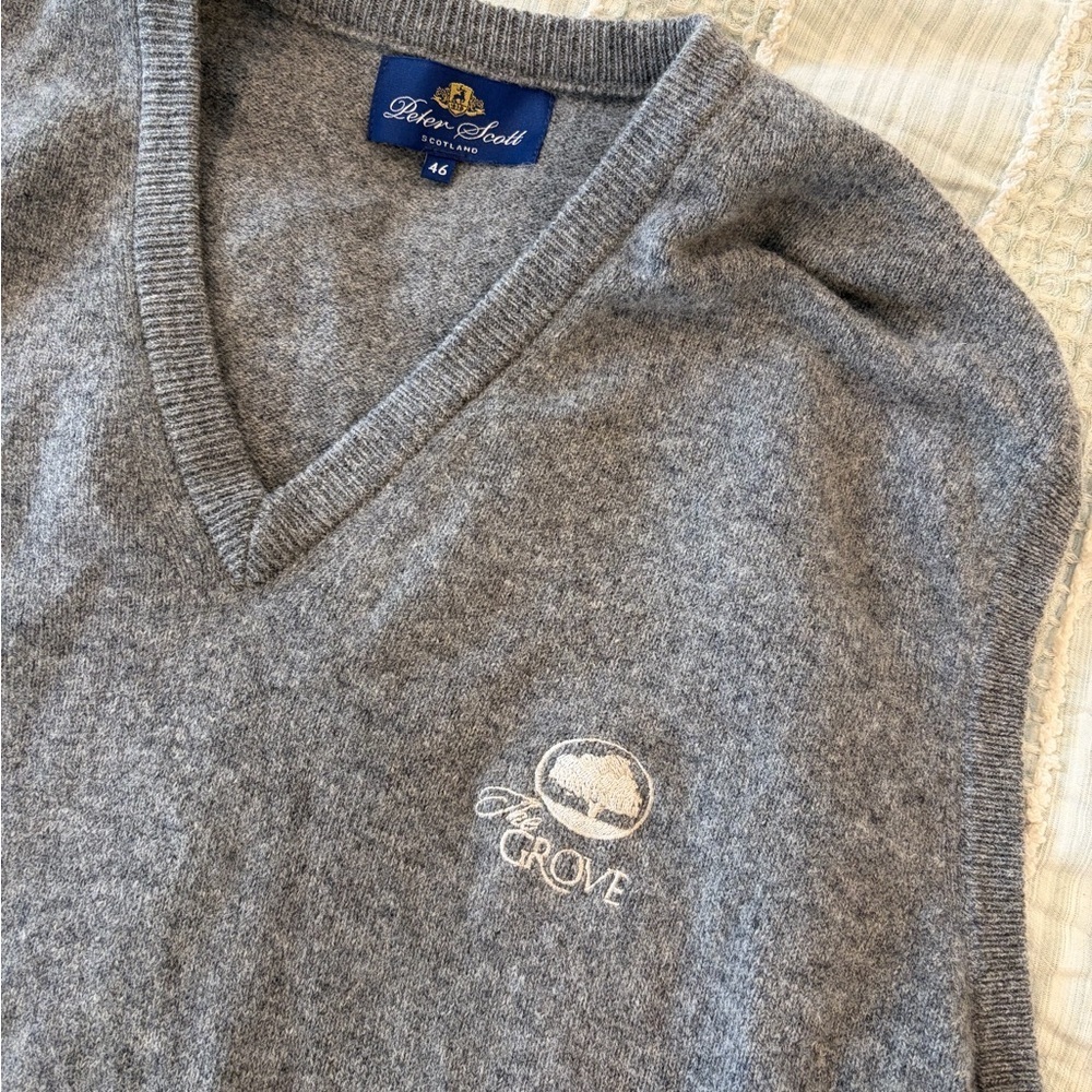 Peter Scott Scotland Wool Golf Sweater Vest Gray Size 46 The Grove Logo EUC
